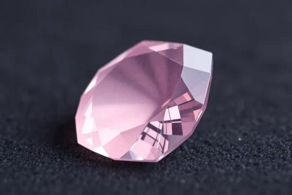 Pollucite – Mineralogical Profile, Gemstone Meaning, and Jewelry Use