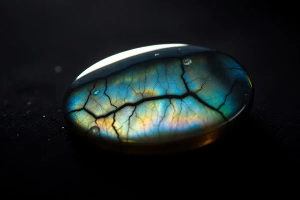 Labradorite – A Comprehensive Gemstone Encyclopedia Entry