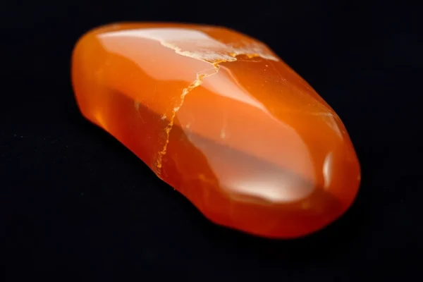 Hessonite – The Cinnamon Garnet: Properties, Meaning, and Care