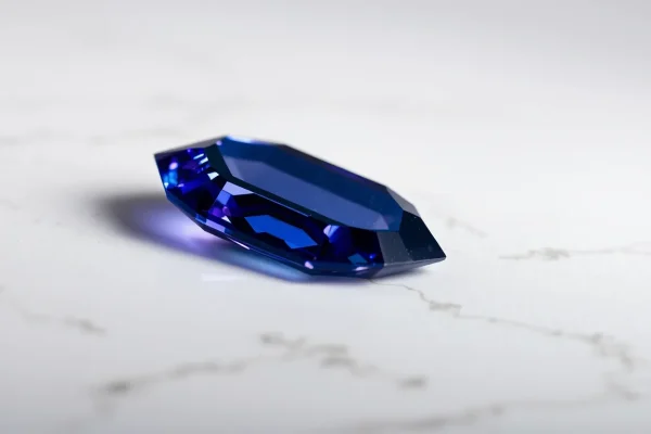 Tanzanite – The Rare Blue-Violet Zoisite: Comprehensive Guide